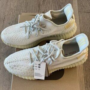 NEW! Adidas Yeezy Boost 350 V2 Light Originals GY3438 Size 11.5 - $275